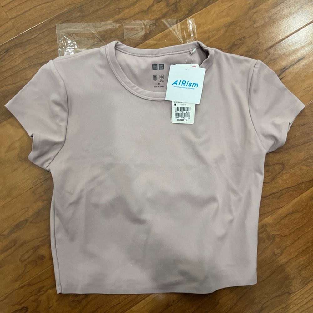 Uniqlo AIRism cropped T-shirt size S